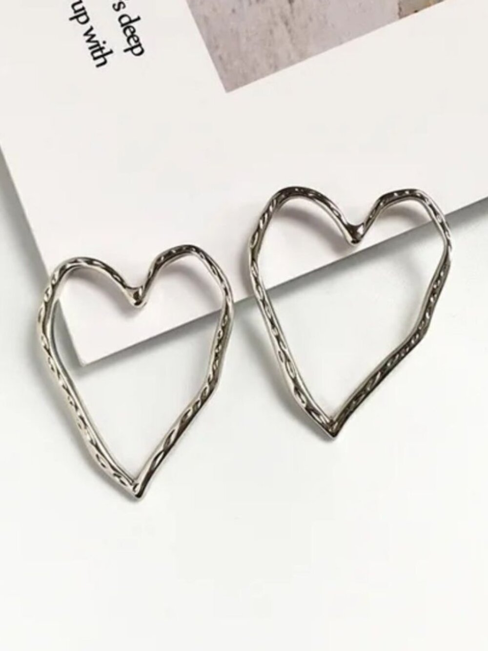 SilverHeartShapedEarringsM408